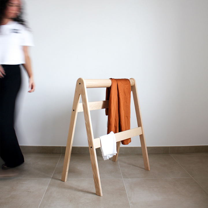 Amodha Stria Towel Rack