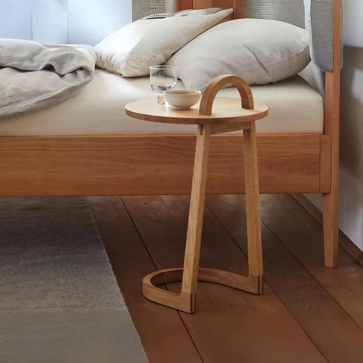 Leva – Accent Table with Handle