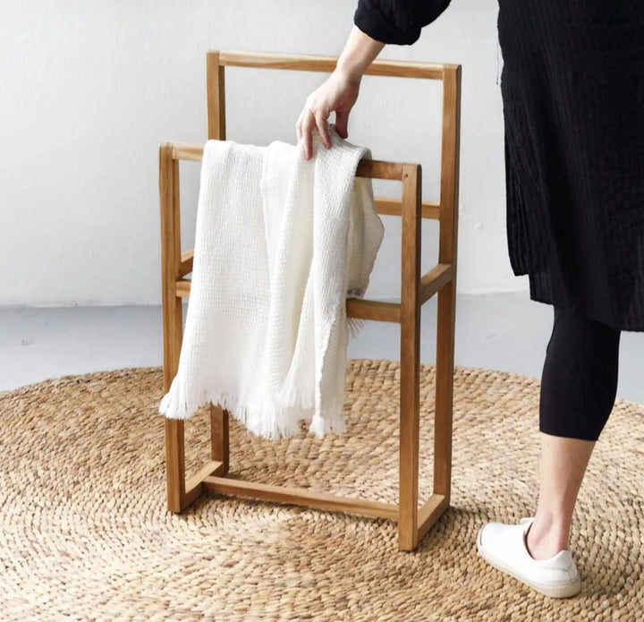 Amodha Alto Towel Rack